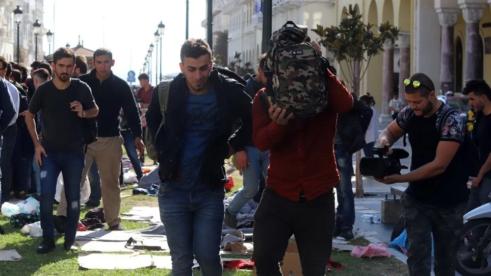 Γερμανικός Τύπος: Έκαναν φτερά στην Αθήνα τα ευρωπαϊκά κονδύλια για τους πρόσφυγες